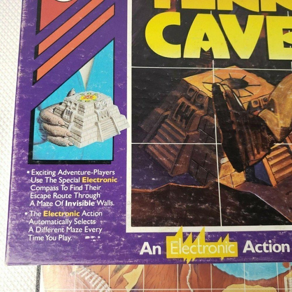 Vintage Cadaco 1990 The Escape From Terror Cave Working No Comic Book Included - Picture 3 of 8